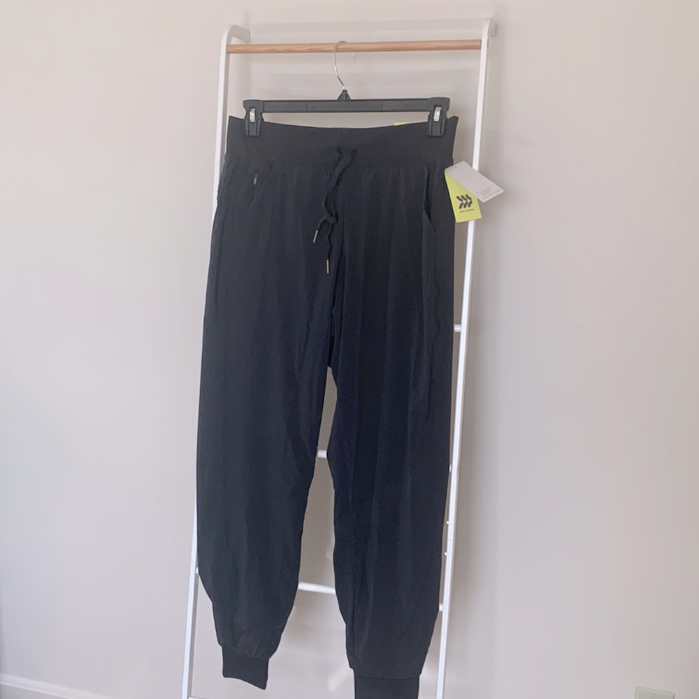 All in motion jogger pants high rise woven pant